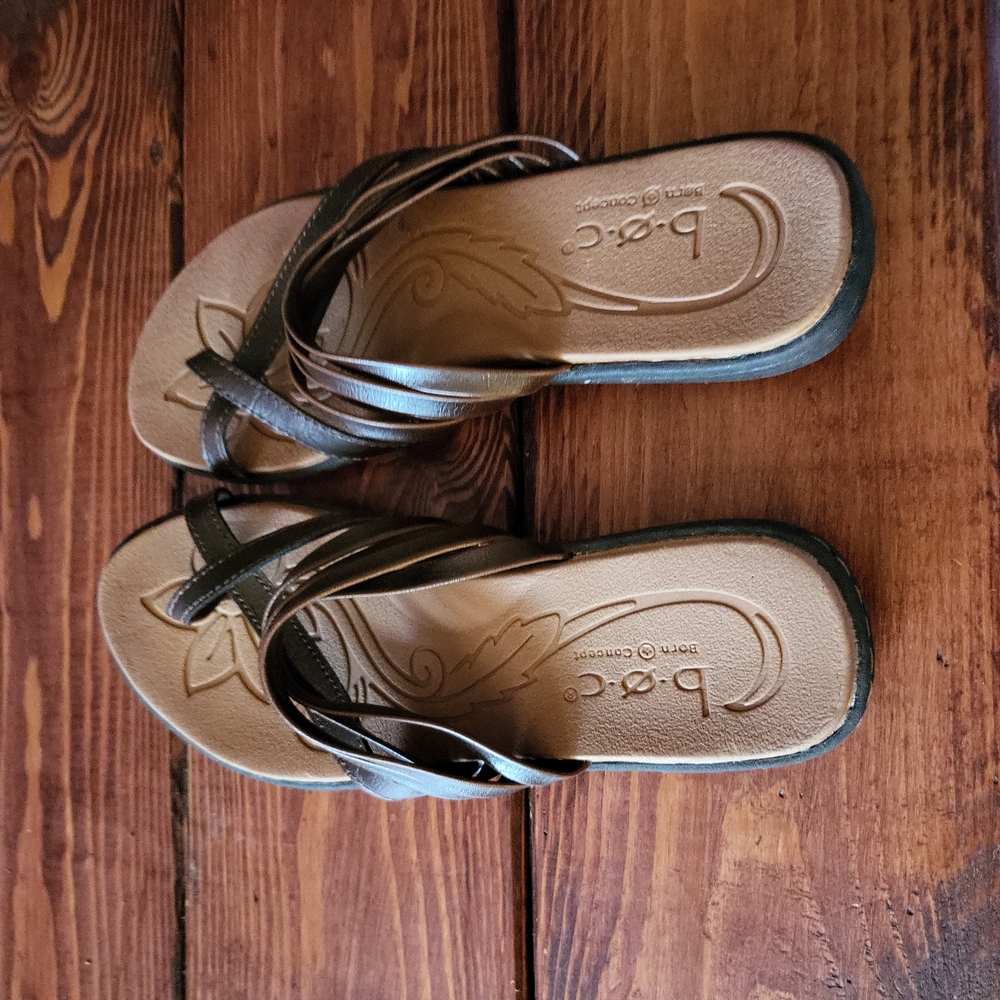 Brown scrappy sandals, lightly used, very comfy